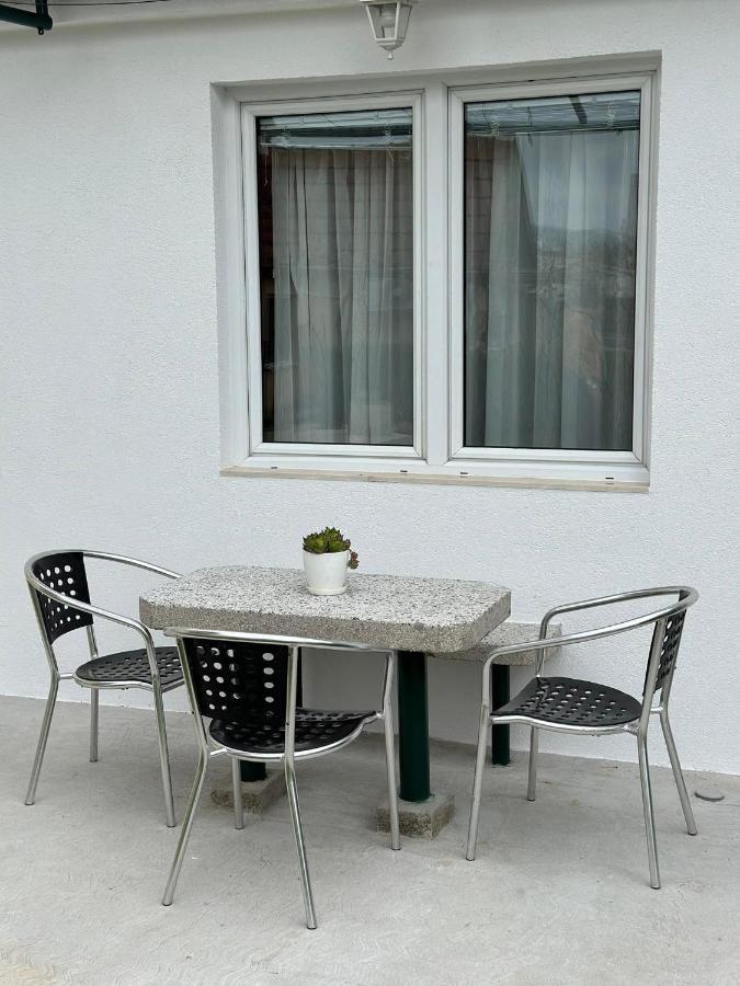 Nikšić Apartmani Emily & Jully מראה חיצוני תמונה