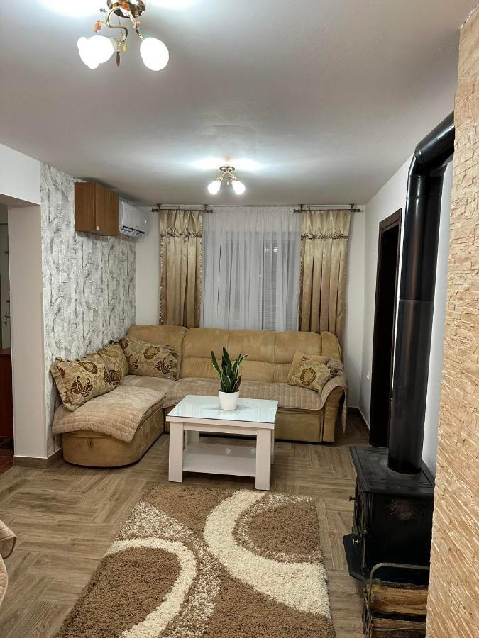 Nikšić Apartmani Emily & Jully מראה חיצוני תמונה