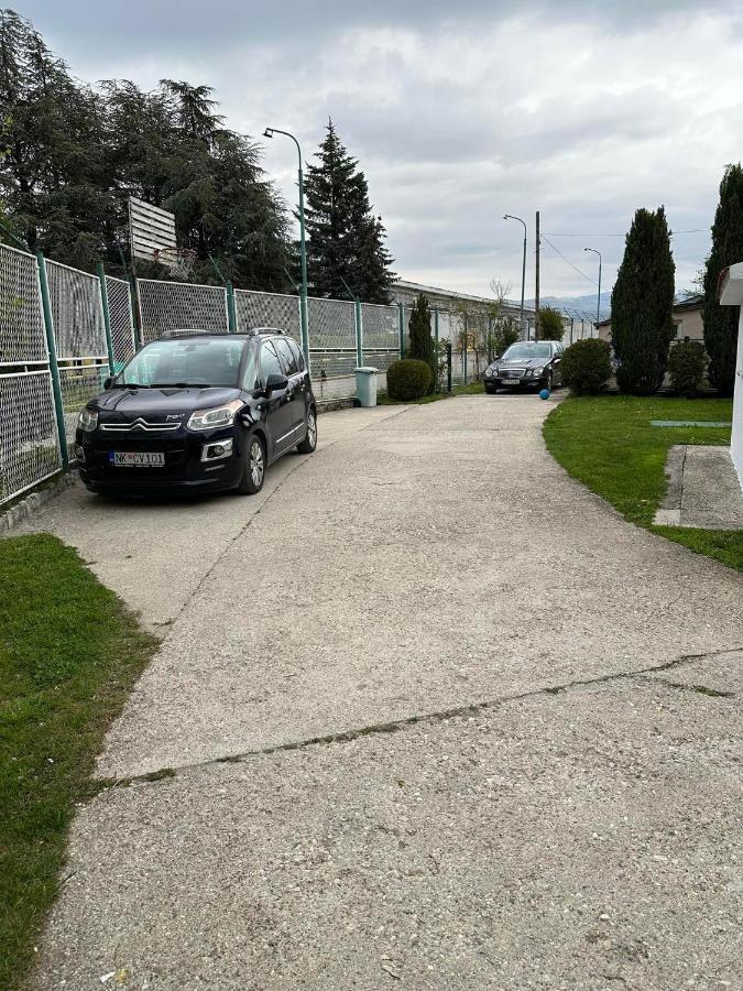 Nikšić Apartmani Emily & Jully מראה חיצוני תמונה