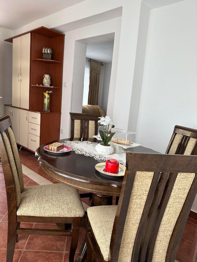 Nikšić Apartmani Emily & Jully מראה חיצוני תמונה
