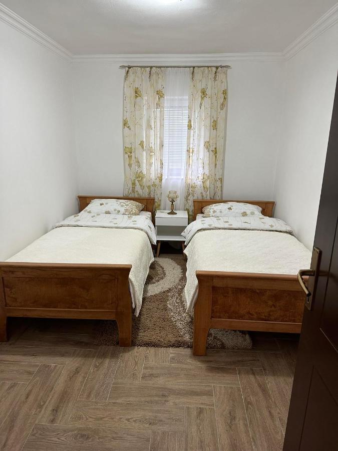 Nikšić Apartmani Emily & Jully מראה חיצוני תמונה