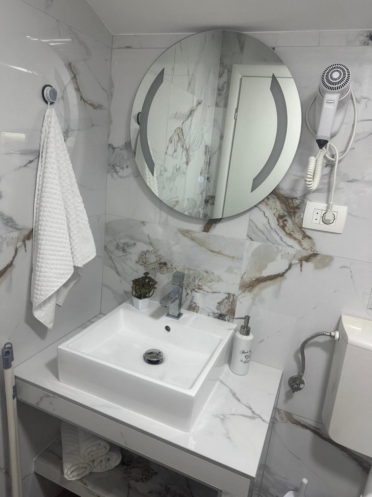 Nikšić Apartmani Emily & Jully מראה חיצוני תמונה