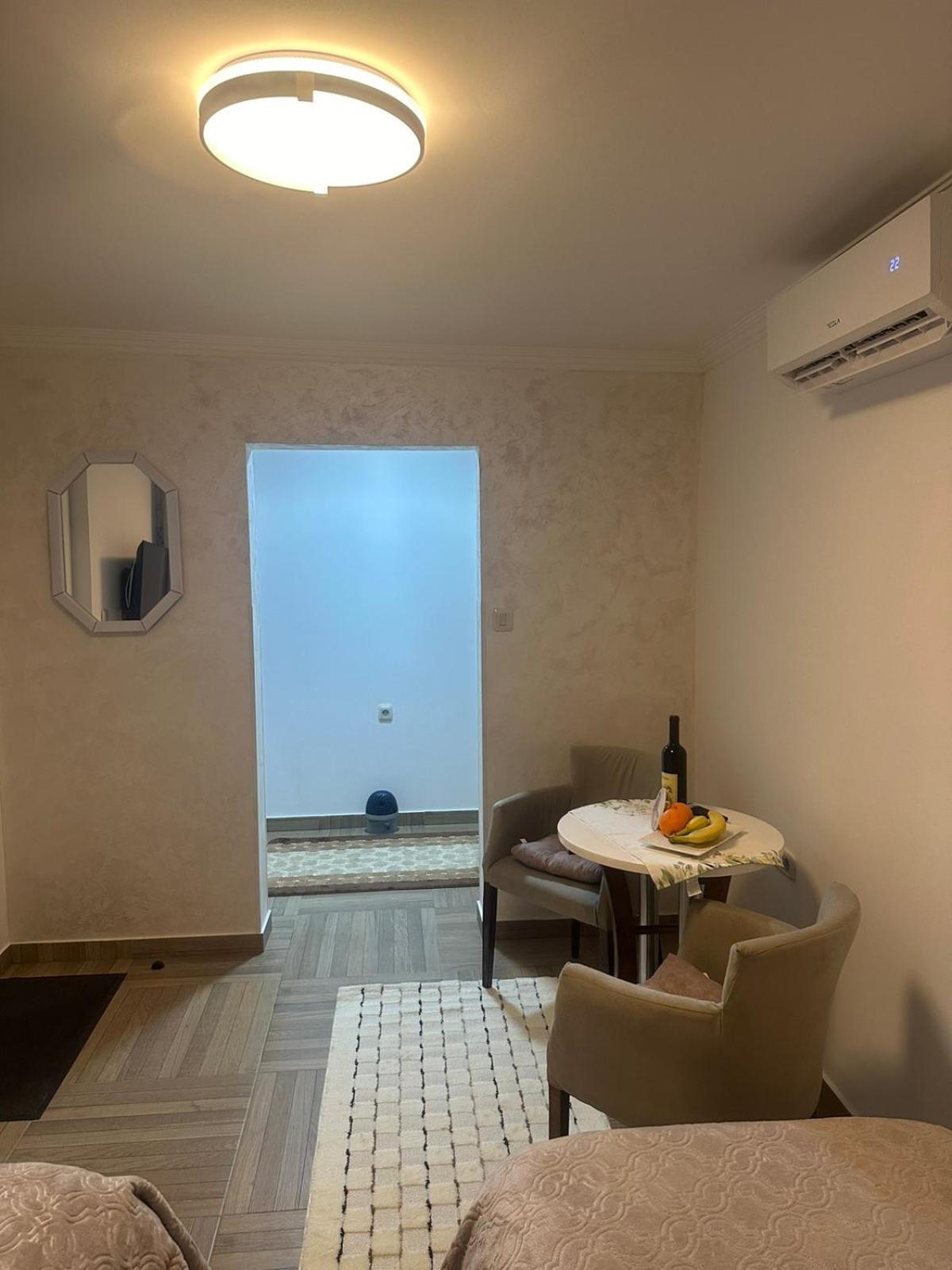 Nikšić Apartmani Emily & Jully מראה חיצוני תמונה